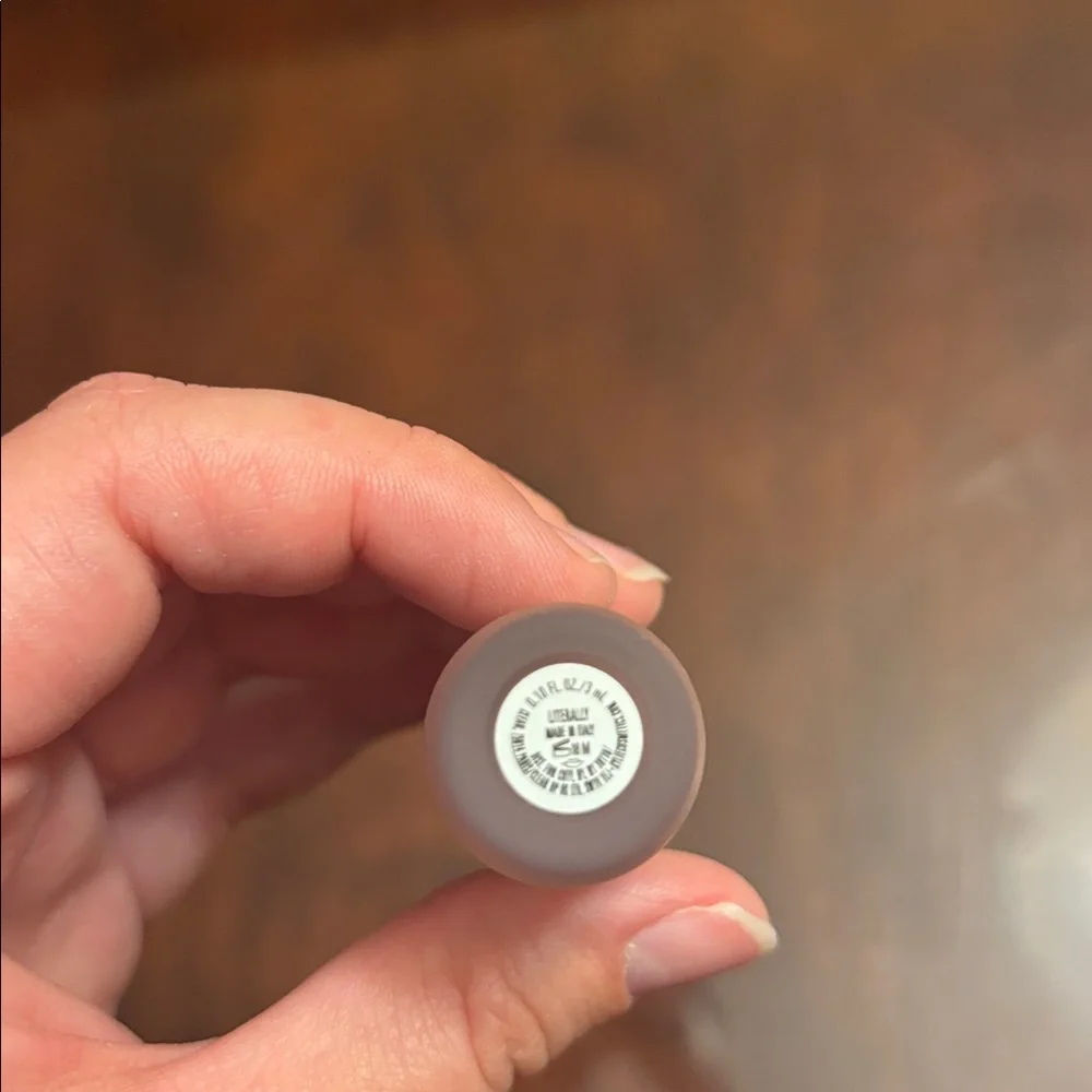 Kylie Cosmetics Supple Kiss Lip Glaze - Literally - Picture 5 of 9